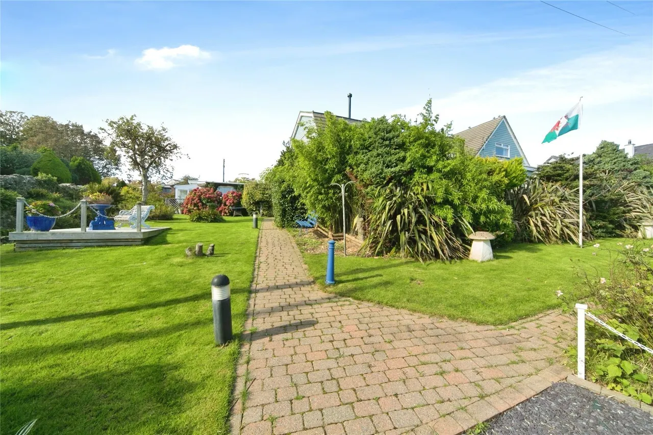Beach Road, Benllech, LL74, photo 6