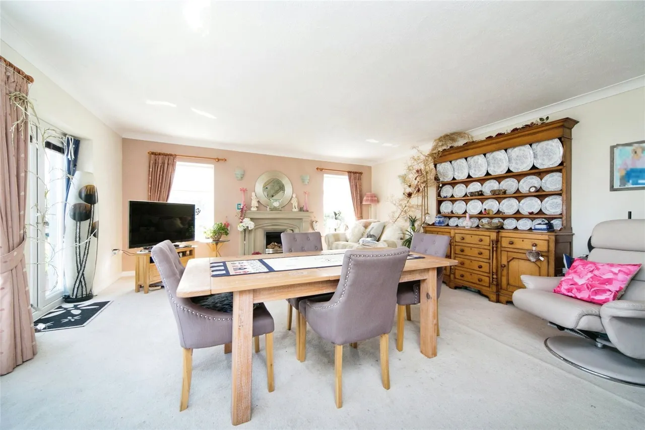 Beach Road, Benllech, LL74, photo 9