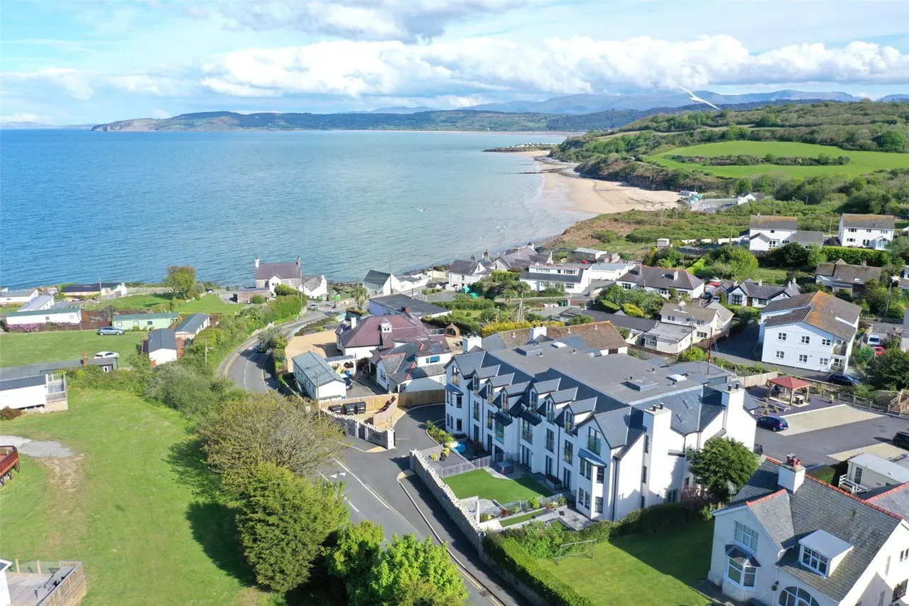 Beach Road, Benllech, LL74, photo 54
