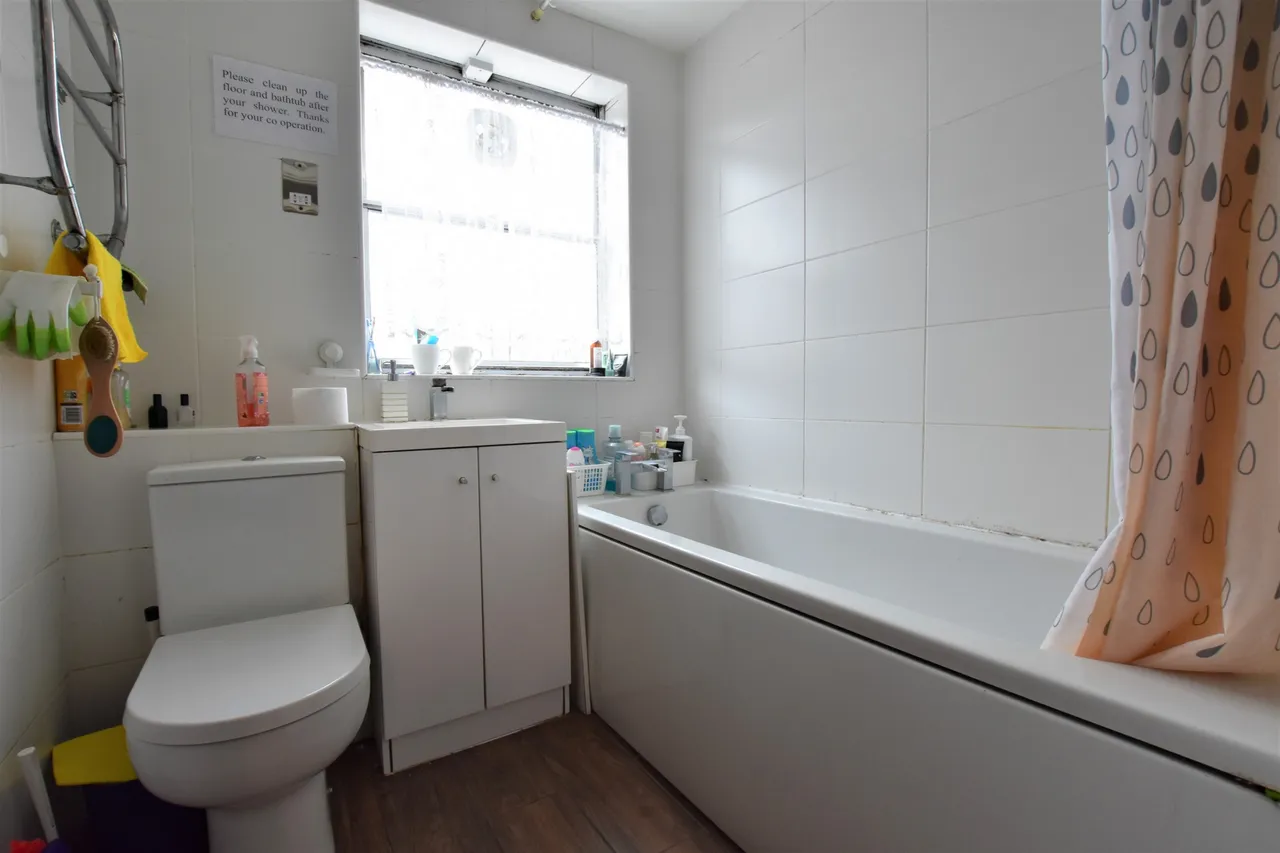 Marlowe Gardens, Eltham, SE9 1AB, photo 6