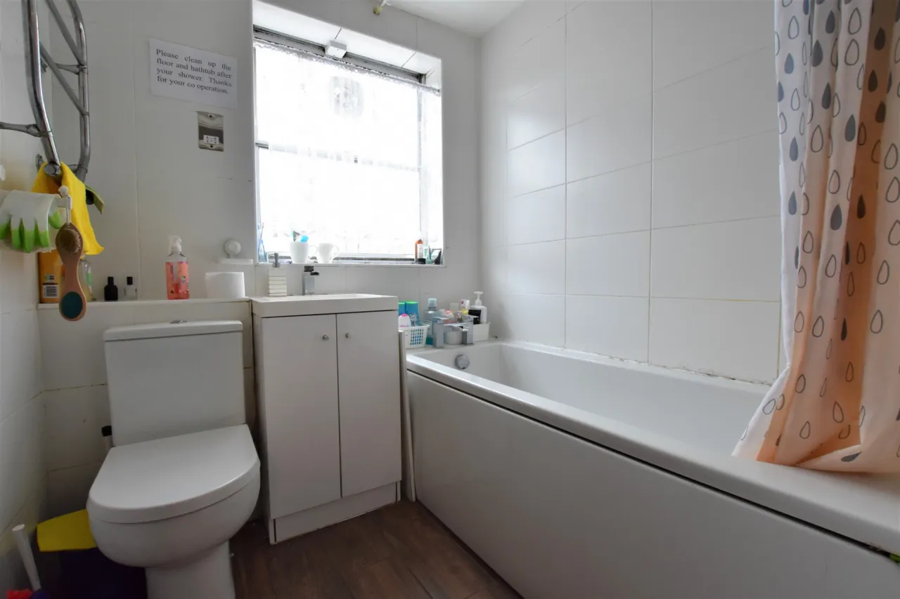 Marlowe Gardens, Eltham, SE9 1AB, photo 13