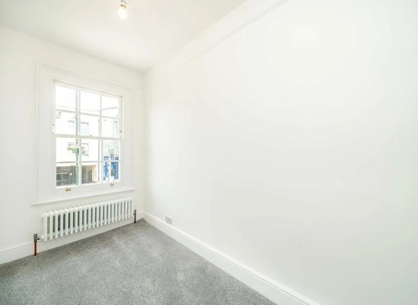 High Street, Hampton Hill, TW12, photo 7