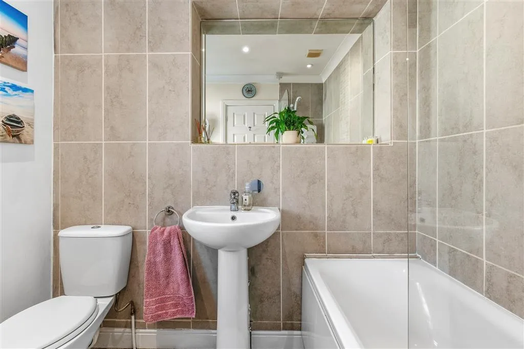 Cherry Orton Road, Peterborough, PE2, photo 17