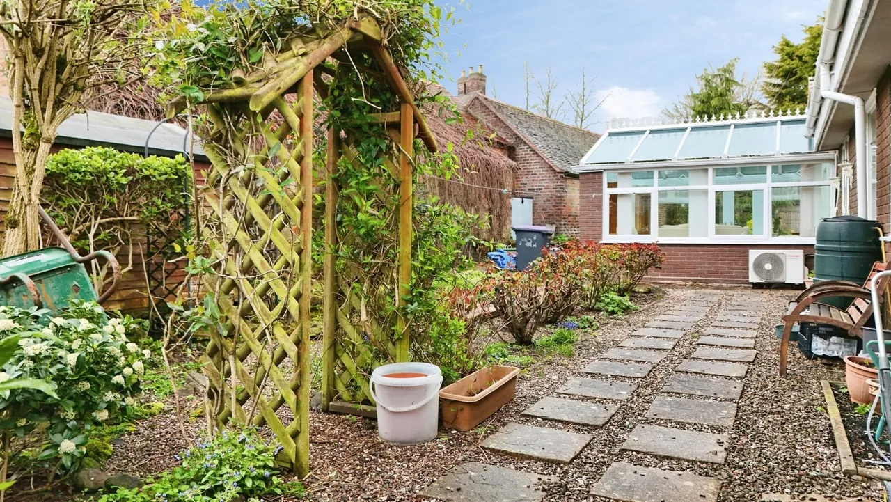 Linstone Brae, Stirchley Village, Telford TF3 1DY, photo 31