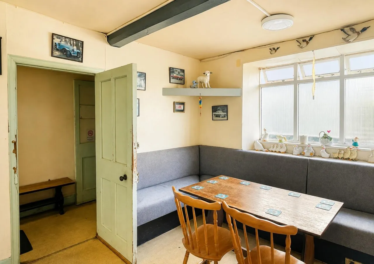 The Lamb & Fountain, Frome, Somerset BA11 3BW, photo 7