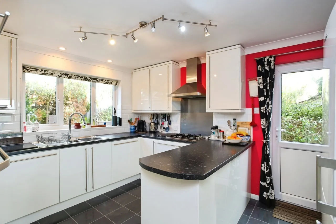 Cowden Close, Hawkhurst, TN18, photo 3