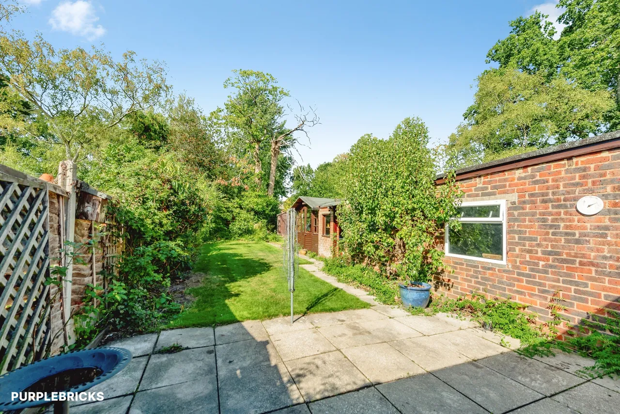 Crossways, Crawley, RH10, photo 25