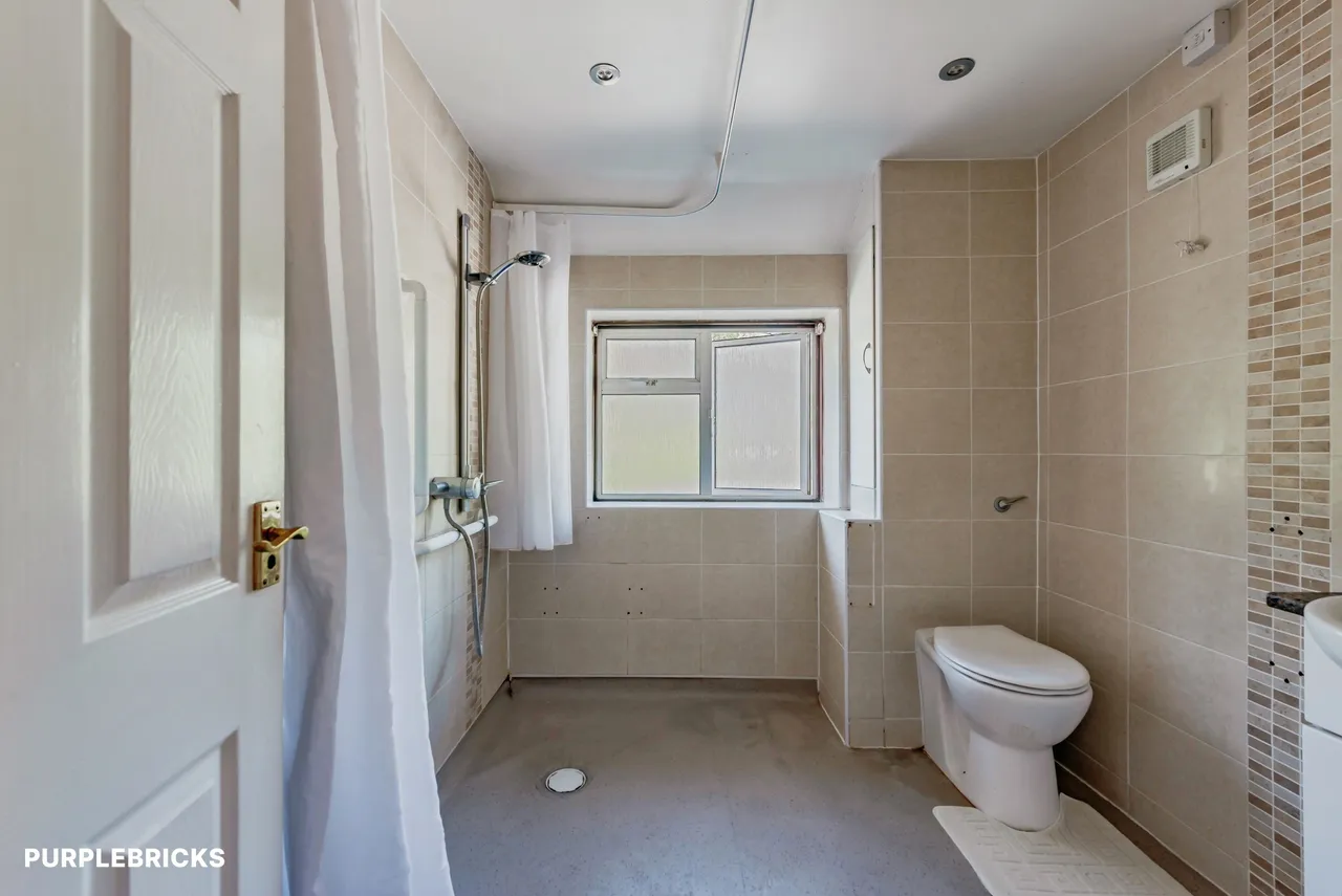 Crossways, Crawley, RH10, photo 16