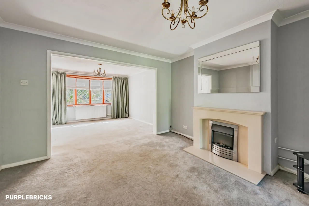 Crossways, Crawley, RH10, photo 2