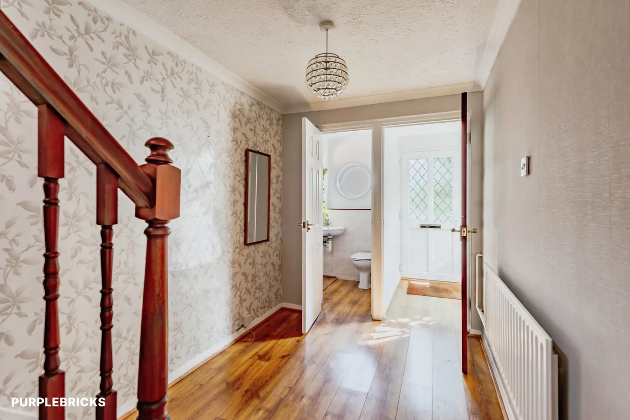 Crossways, Crawley, RH10, photo 8