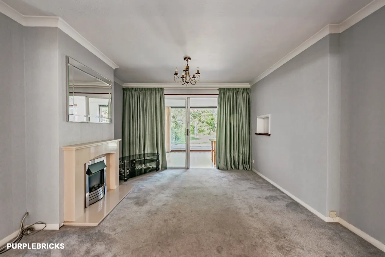 Crossways, Crawley, RH10, photo 32