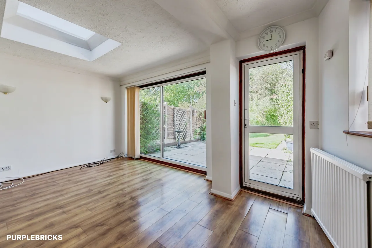 Crossways, Crawley, RH10, photo 38