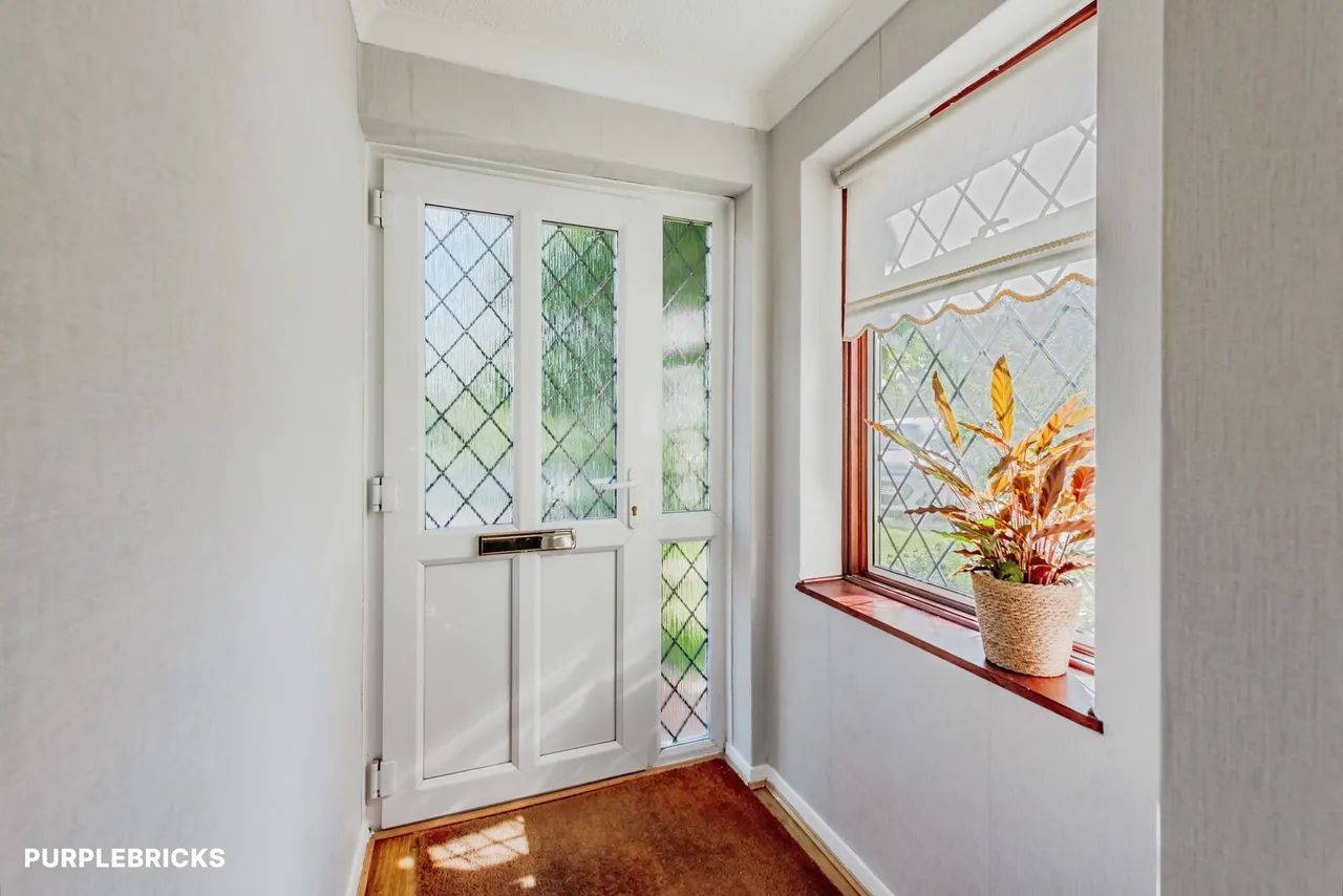 Crossways, Crawley, RH10, photo 9