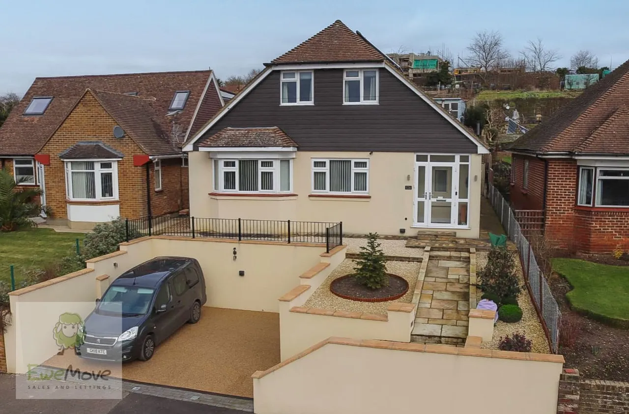 5 bed house for sale, Broom Hill Road, Strood, ME2