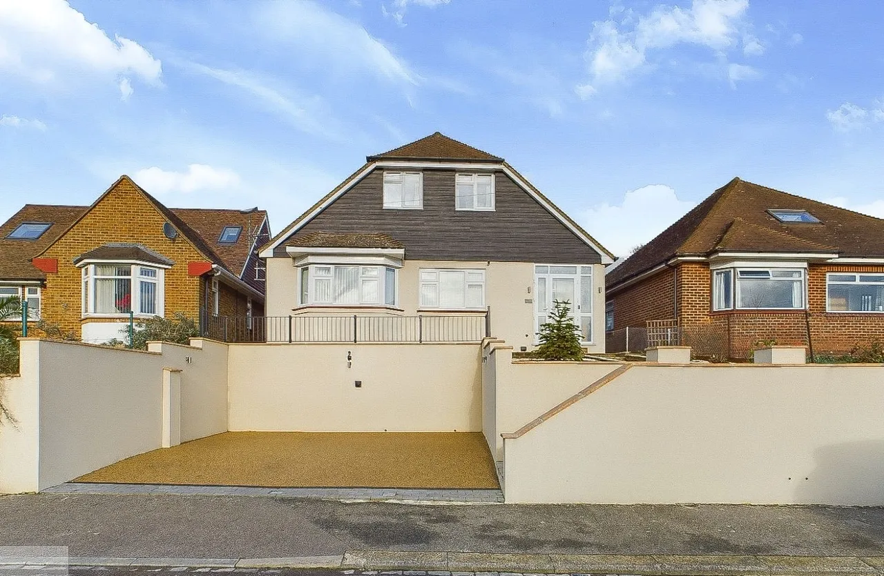 Broom Hill Road, Strood, ME2, photo 35