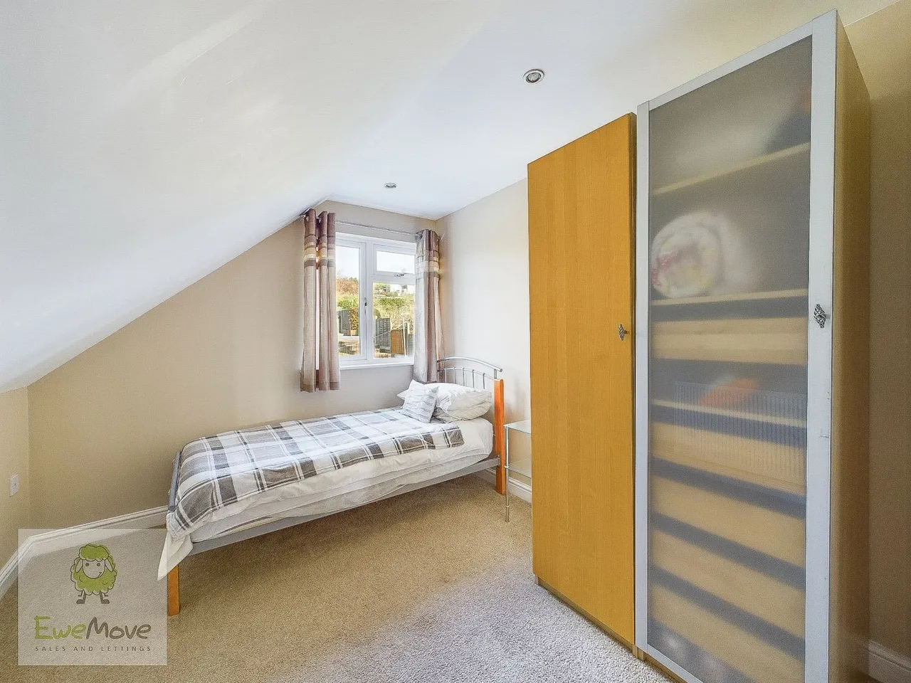 Broom Hill Road, Strood, ME2, photo 23