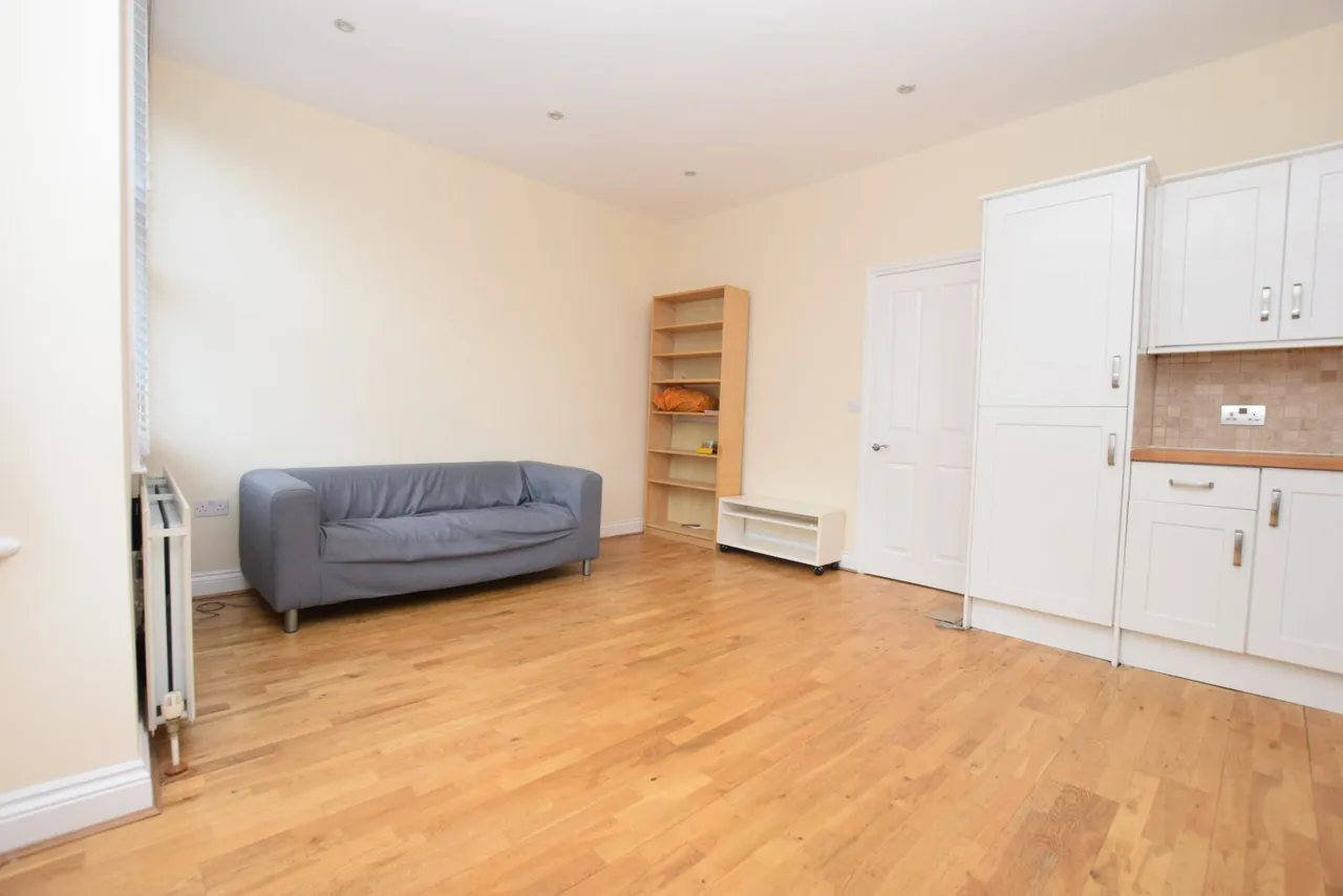 Morna Road, London, SE5, photo 2
