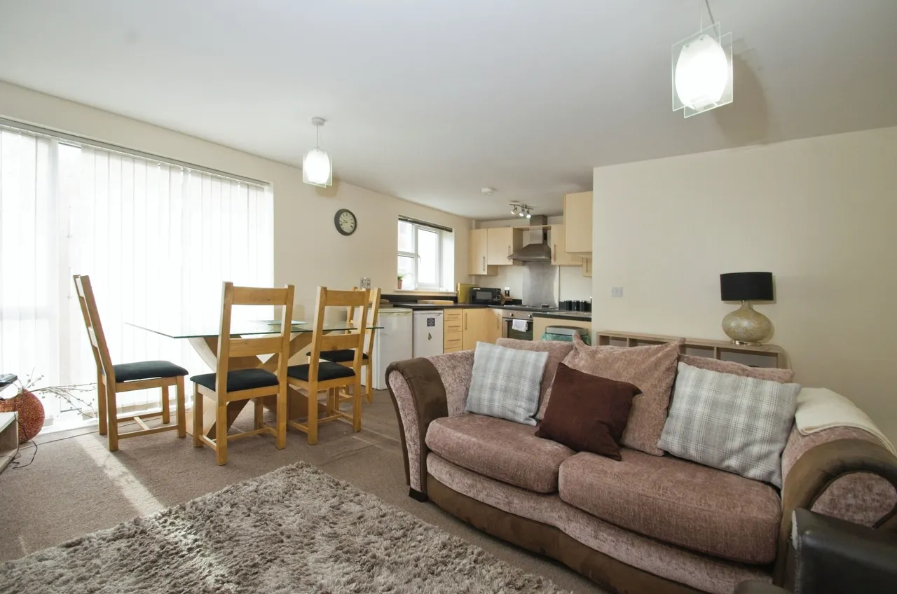 Overstone Court, Cardiff, CF10, photo 2