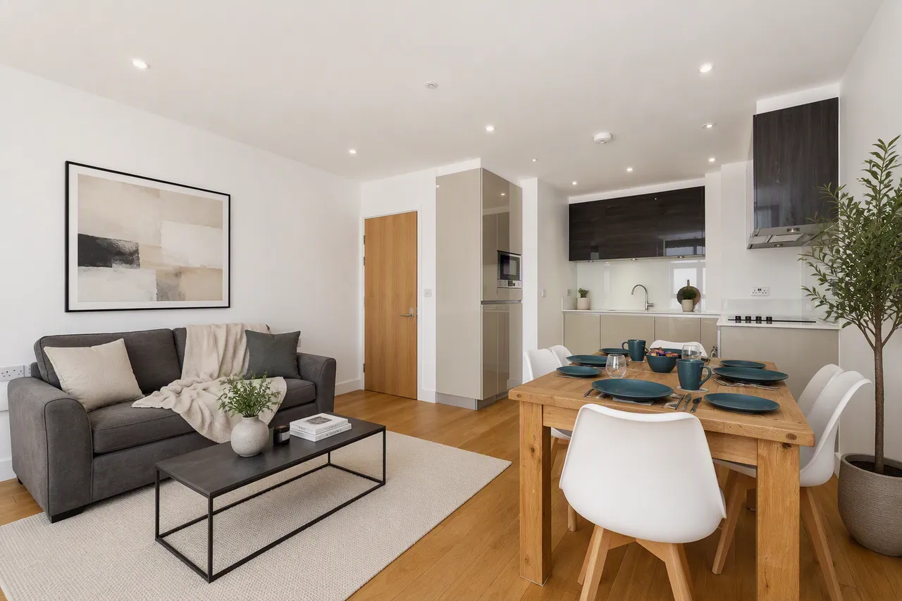 Barking Road, London, E16, photo 3