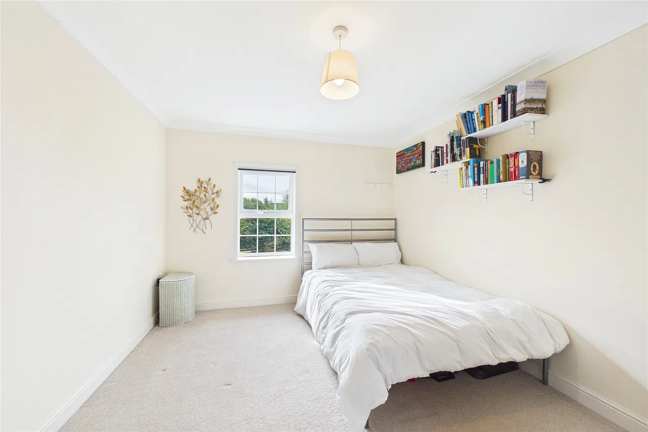 Cedar Gardens, Chobham, GU24, photo 7