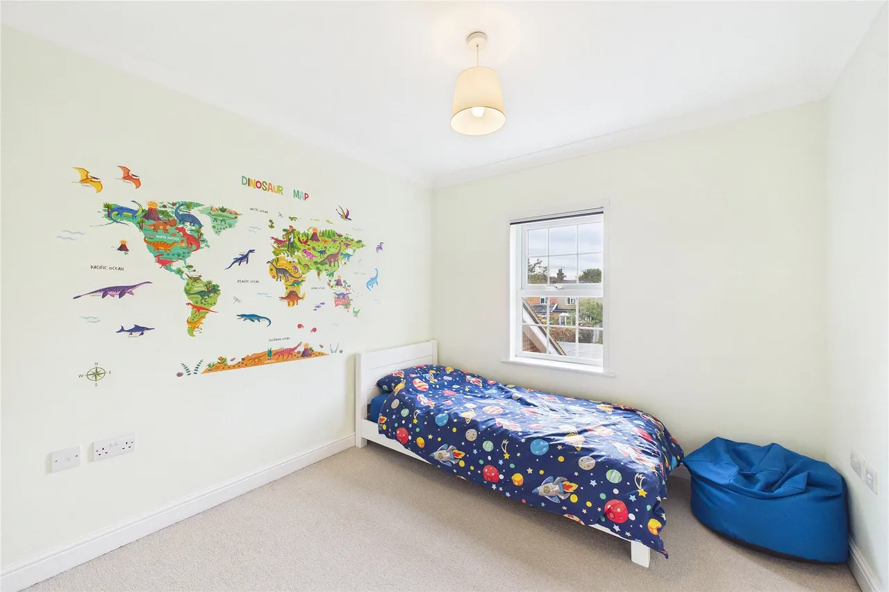 Cedar Gardens, Chobham, GU24, photo 9
