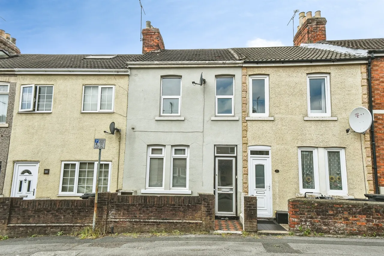 2 bed house for sale — George Street, Swindon