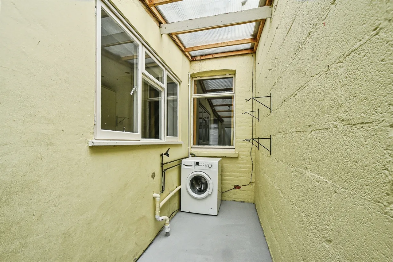 George Street, Swindon, photo 7