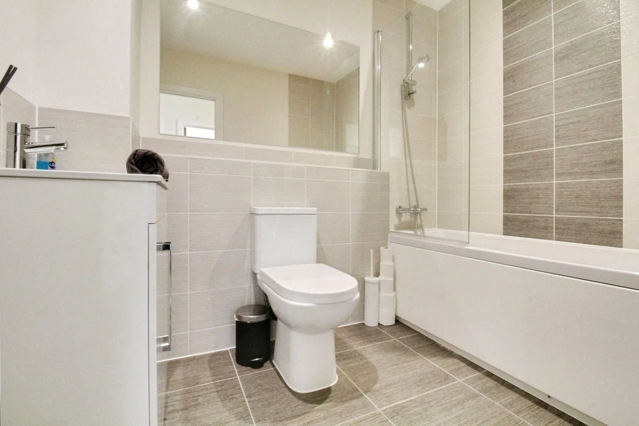 London Street, Basingstoke, Hampshire, RG21 7NU, photo 4