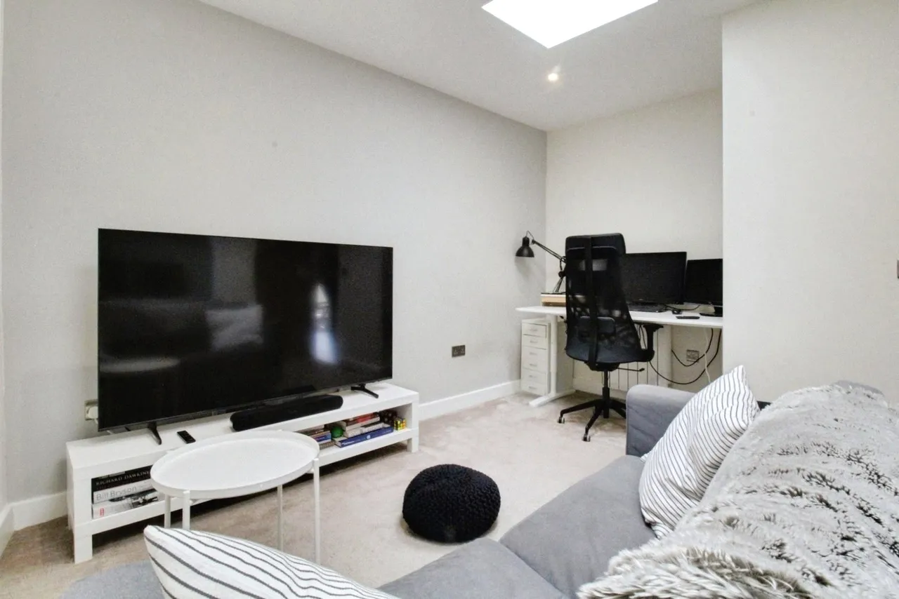 London Street, Basingstoke, Hampshire, RG21 7NU, photo 9