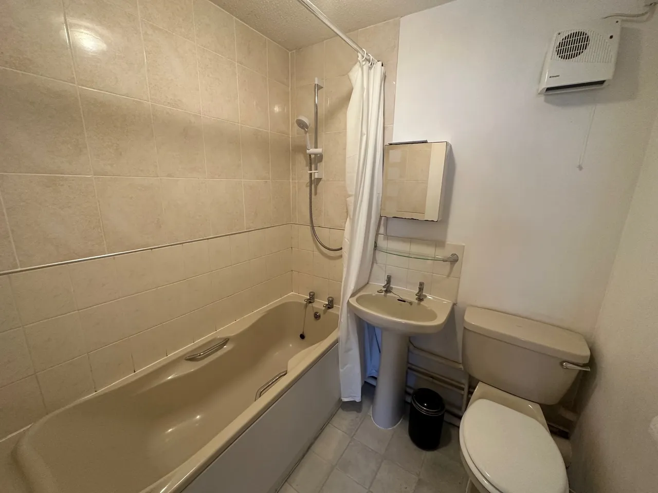 Bulford Road, Durrington, photo 5