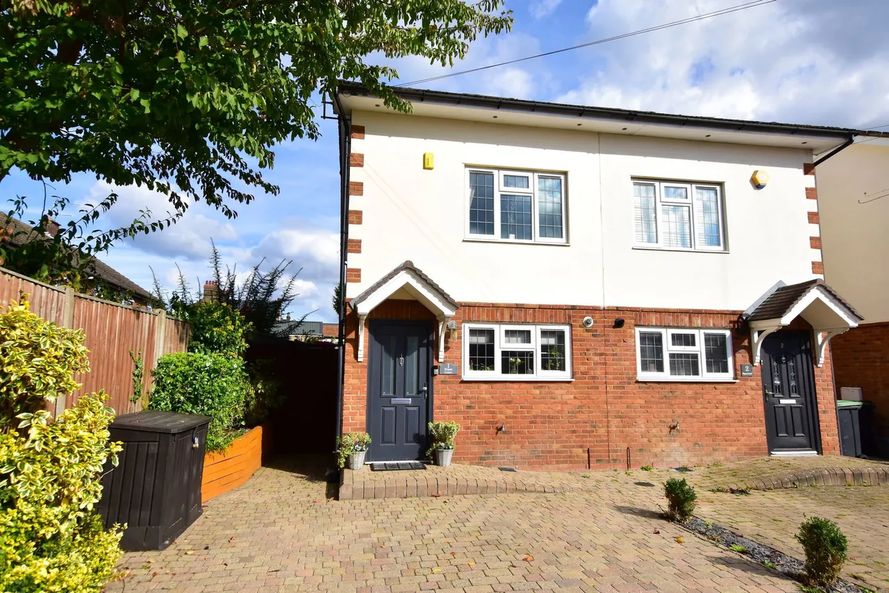 4 bed house for sale — Popes Road, Abbots Langley, WD5 0FD