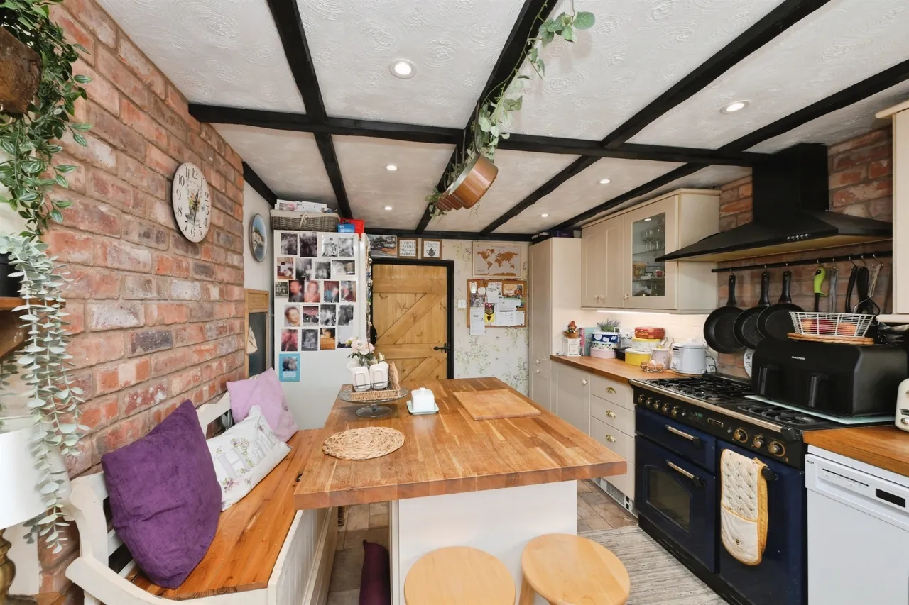 Queens Head Yard, Sheering, Bishop's Stortford, photo 9