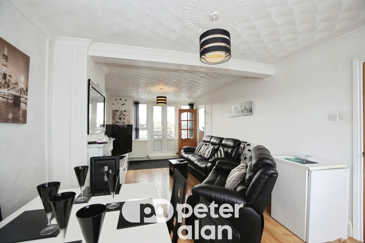 Heather Road, Newport, NP19, photo 2