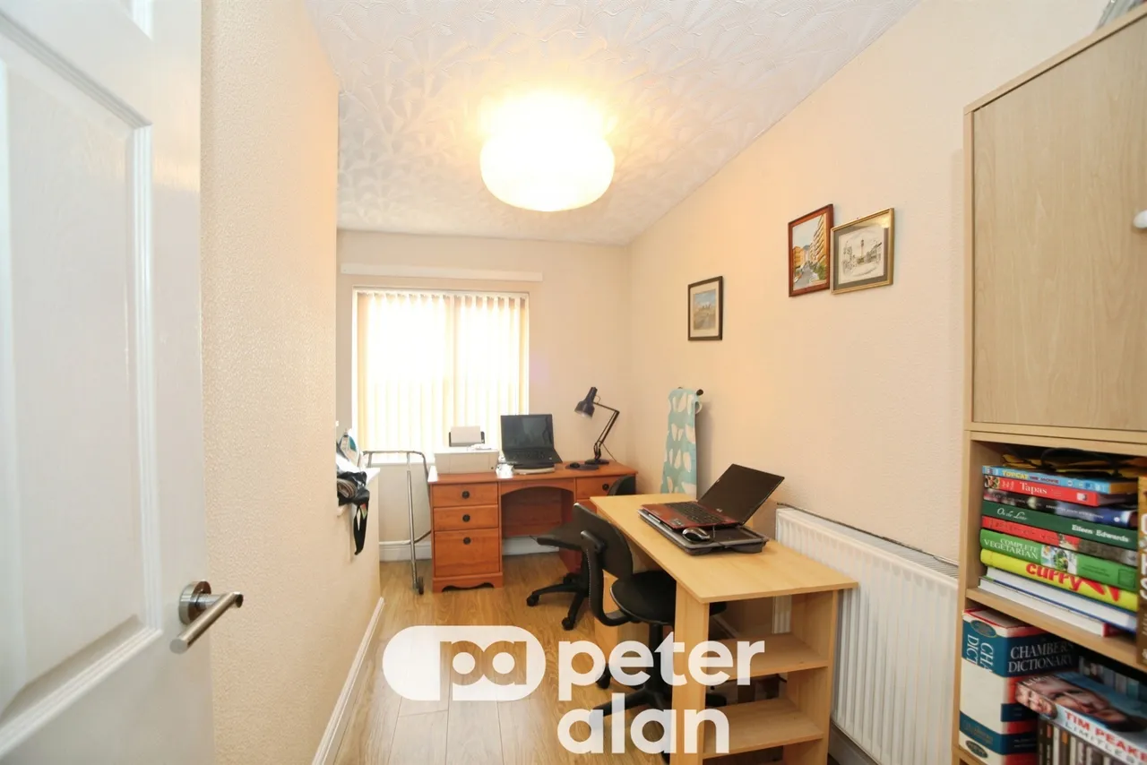 Heather Road, Newport, NP19, photo 14