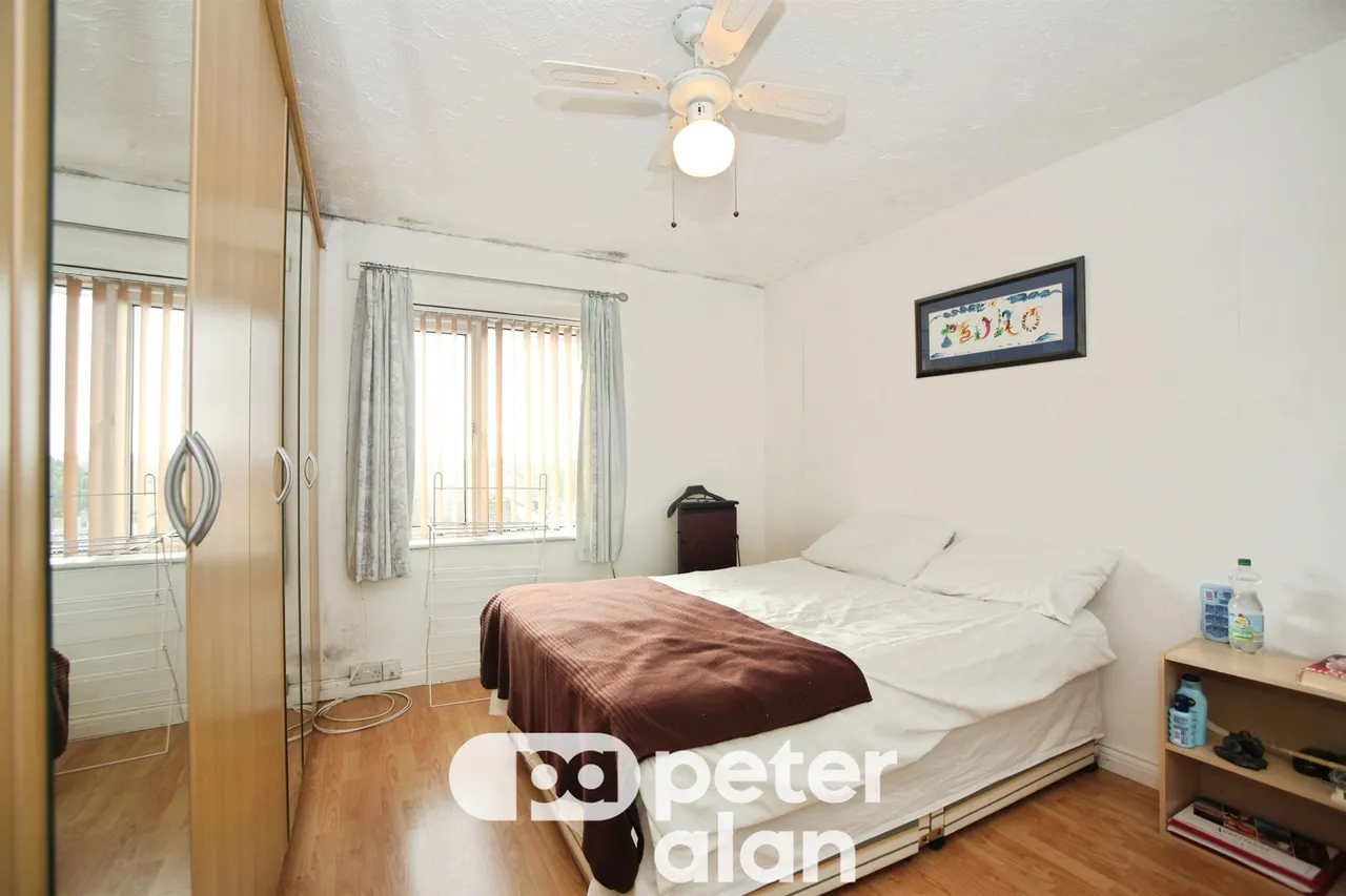 Heather Road, Newport, NP19, photo 4