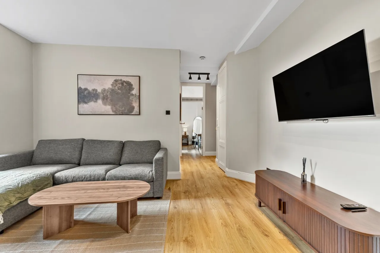 Queens Court, Queensway, W2, photo 5