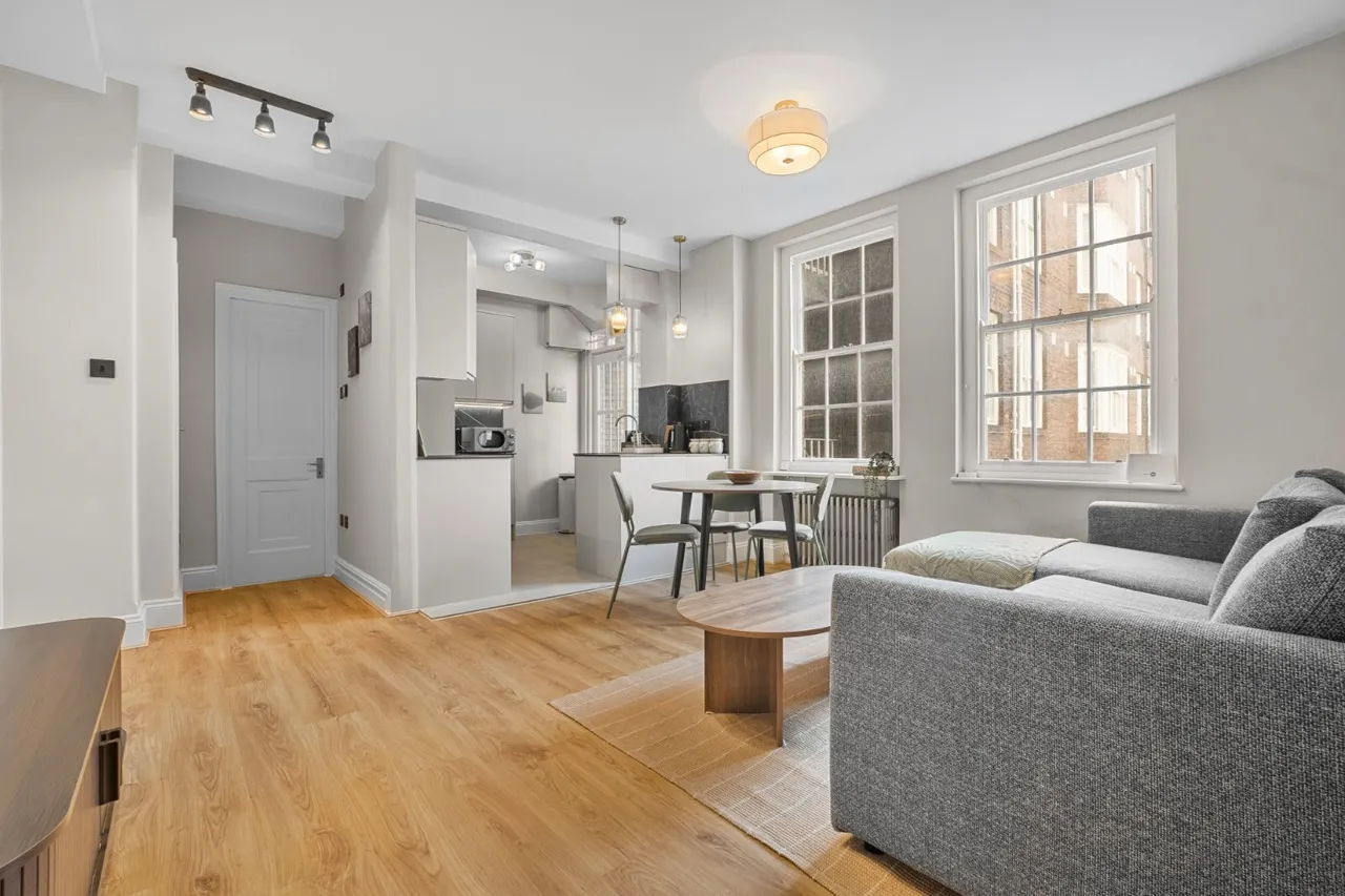 Queens Court, Queensway, W2, photo 8