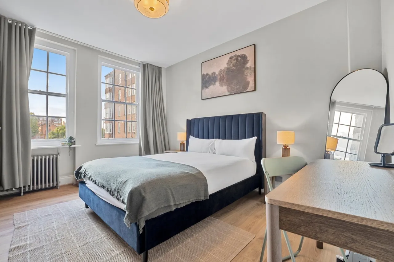 Queens Court, Queensway, W2, photo 7