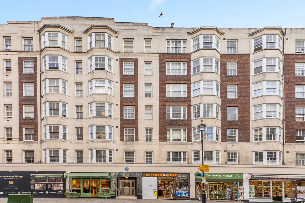 Queens Court, Queensway, W2, photo 12