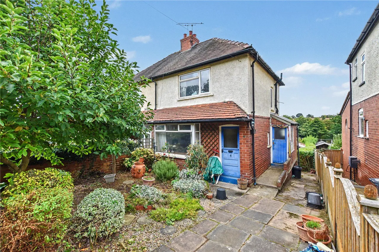 2 bed house for sale, Rakehill Road, Barwick in Elmet, LS15
