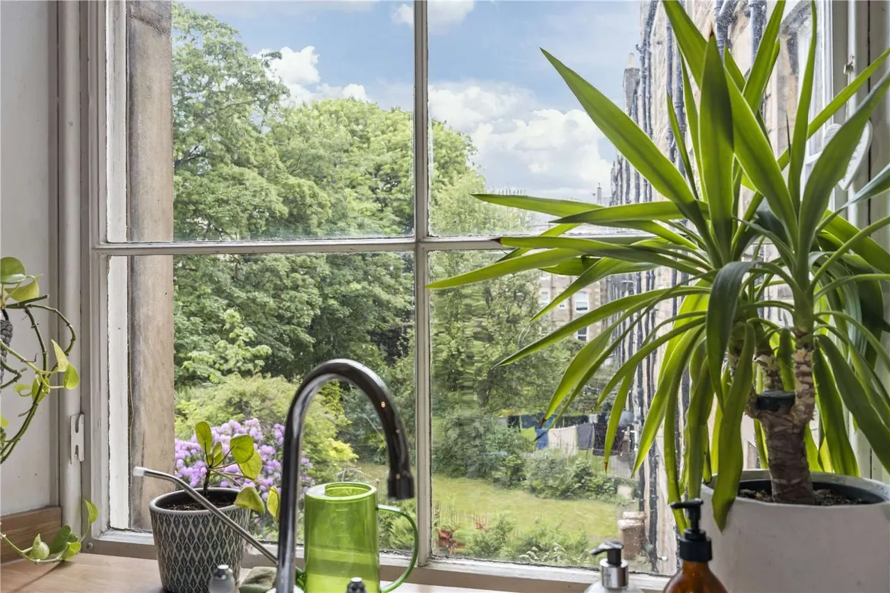Comely Bank Road, Comely Bank, Edinburgh, EH4 1AW, photo 7