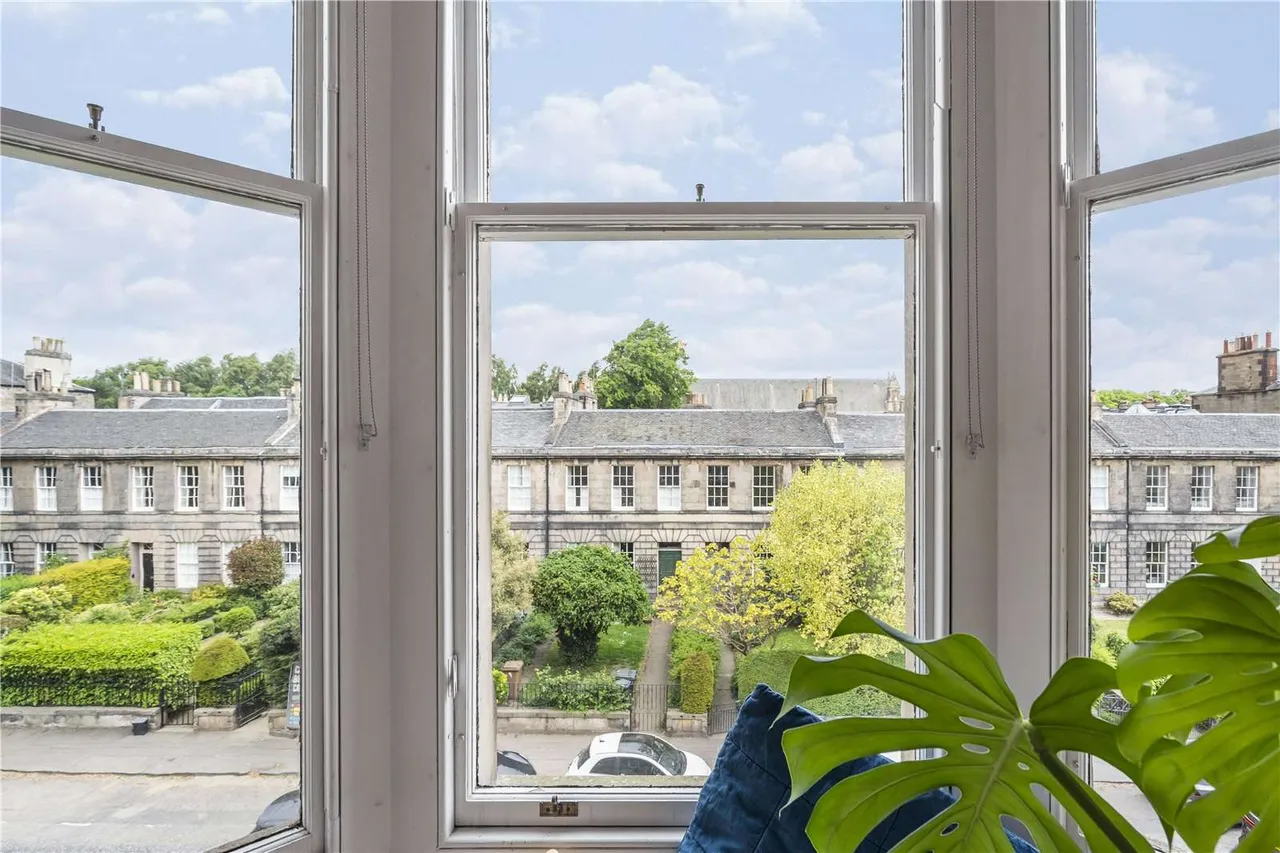 Comely Bank Road, Comely Bank, Edinburgh, EH4 1AW, photo 4