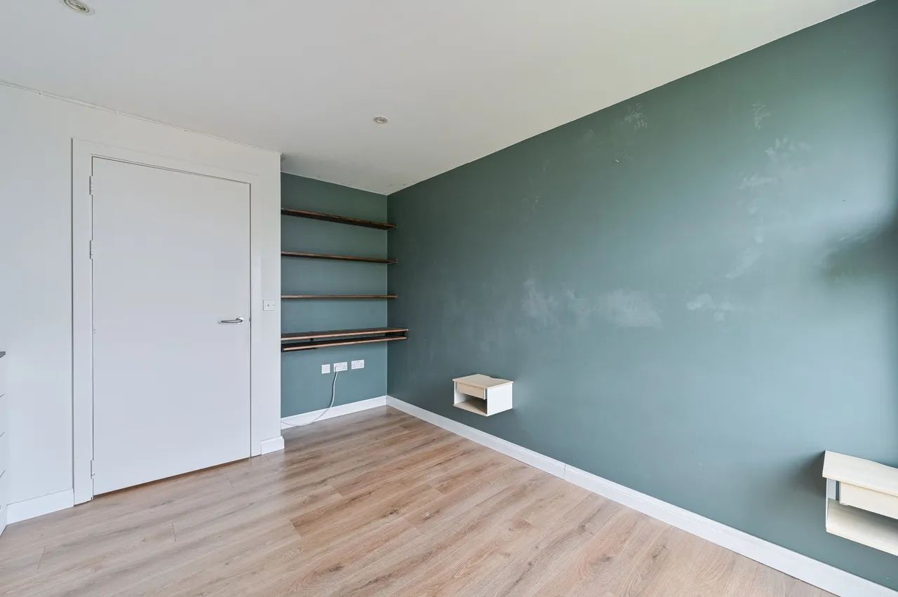 Flat 82 Schoolhouse Yard, Bloomfield Road, London, photo 9
