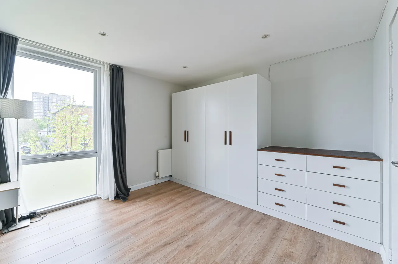 Flat 82 Schoolhouse Yard, Bloomfield Road, London, photo 5