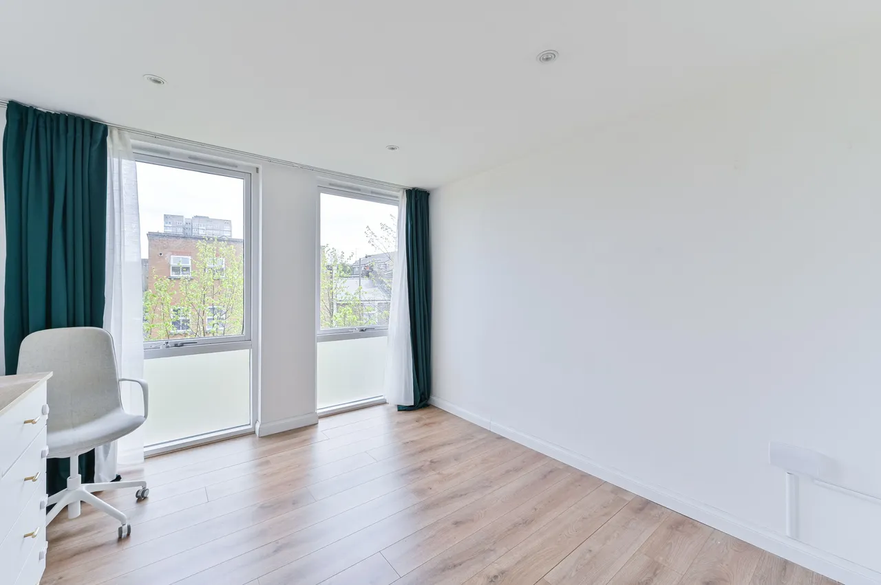 Flat 82 Schoolhouse Yard, Bloomfield Road, London, photo 11