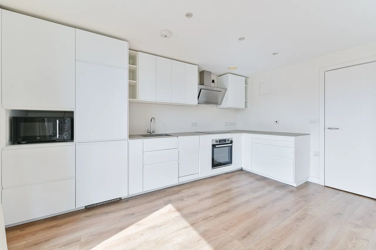 Flat 82 Schoolhouse Yard, Bloomfield Road, London, photo 3