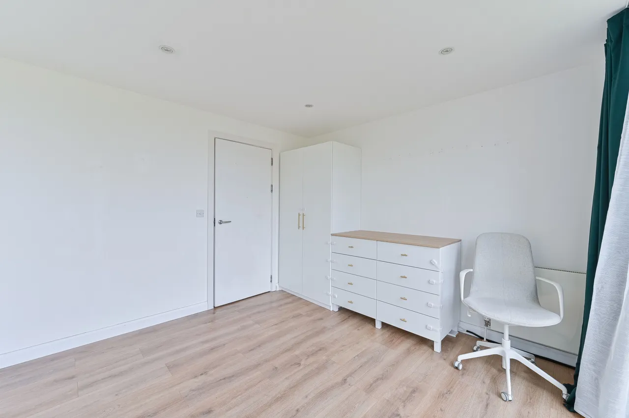 Flat 82 Schoolhouse Yard, Bloomfield Road, London, photo 7