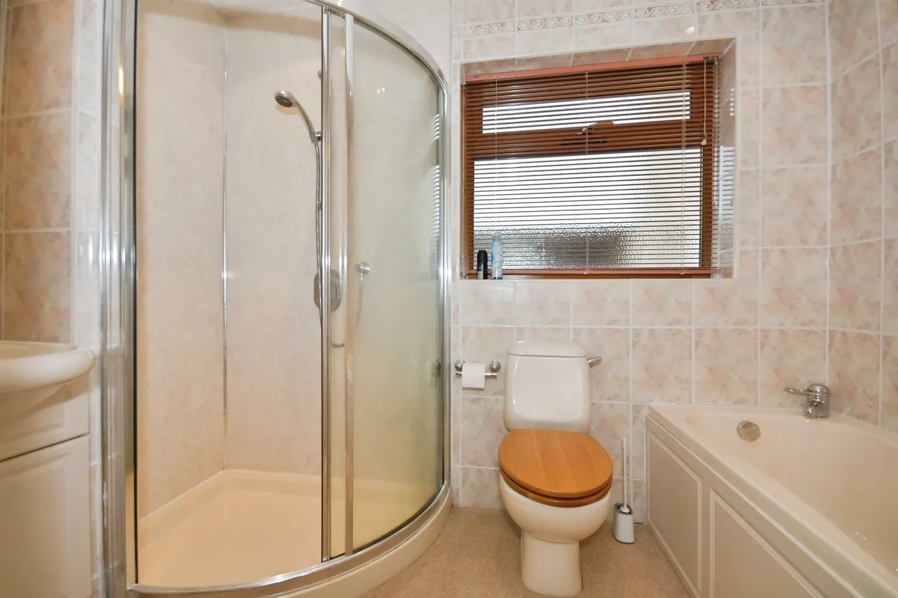 Wyedale Crescent, Bakewell, DE45, photo 13