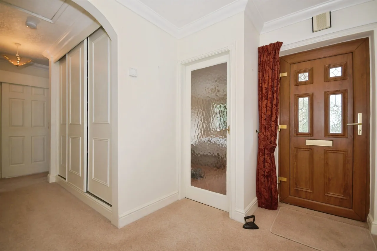 Wyedale Crescent, Bakewell, DE45, photo 18
