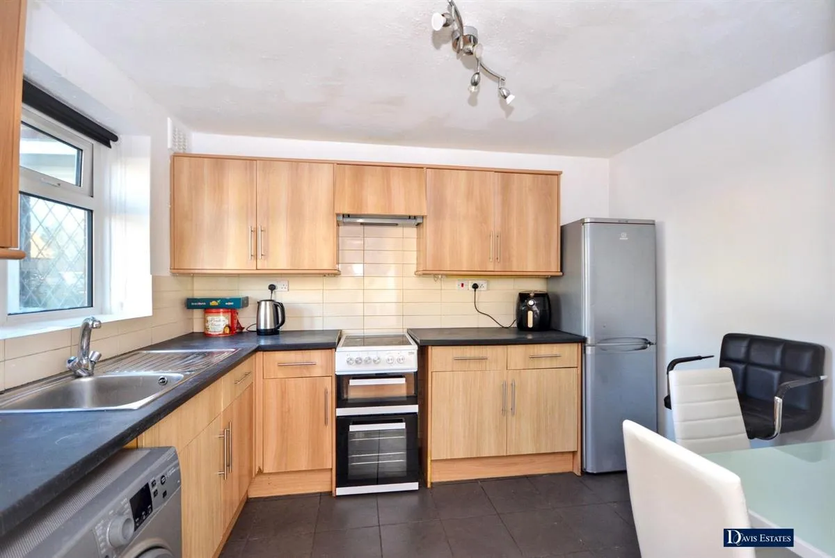 Victor Approach, Hornchurch, RM12, photo 3